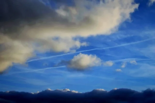 雨の雲と暗い空 — ストック写真