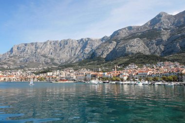 Makarska, Hırvatistan, 22 Mart 2022 Hırvatistan 'ın güneyindeki ünlü turizm beldesi 