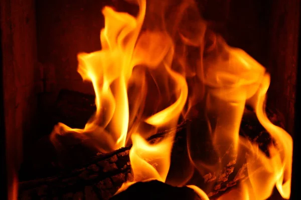 木柴上的火光图像 — 图库照片