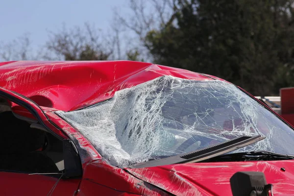 Frente Coche Rojo Dañan Por Accidente Carretera — Foto de Stock