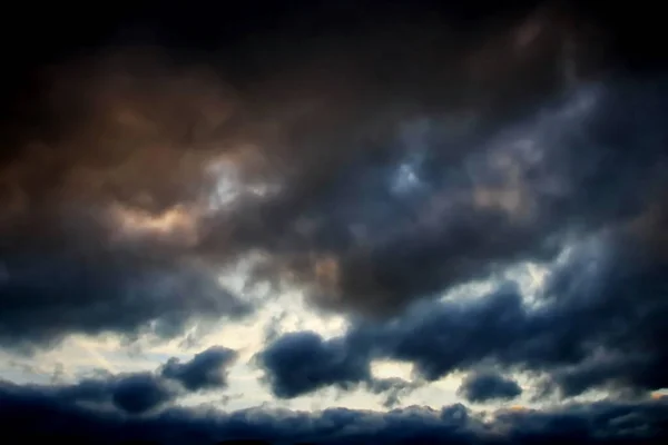 Cielo Scuro Con Nuvole Pioggia — Foto Stock