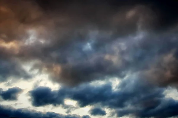 Cielo Scuro Con Nuvole Pioggia — Foto Stock