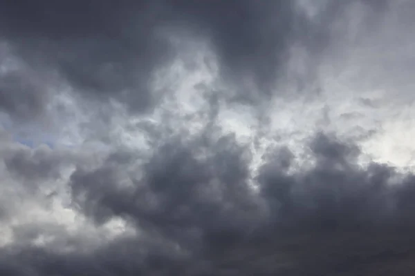 Σκοτεινός Ουρανός Σύννεφα Βροχής — Φωτογραφία Αρχείου