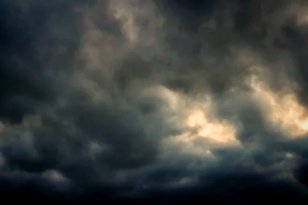 Céu Escuro Com Nuvens Chuva — Fotografia de Stock