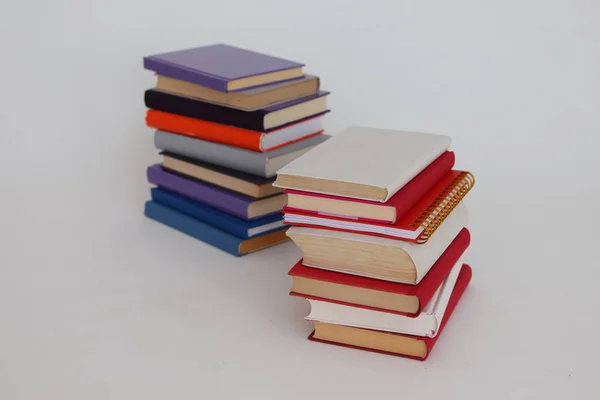 Livros Escolares Sobre Fundo Branco — Fotografia de Stock