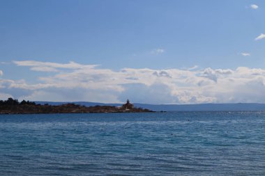 Mavi gökyüzü beyaz bulutlar