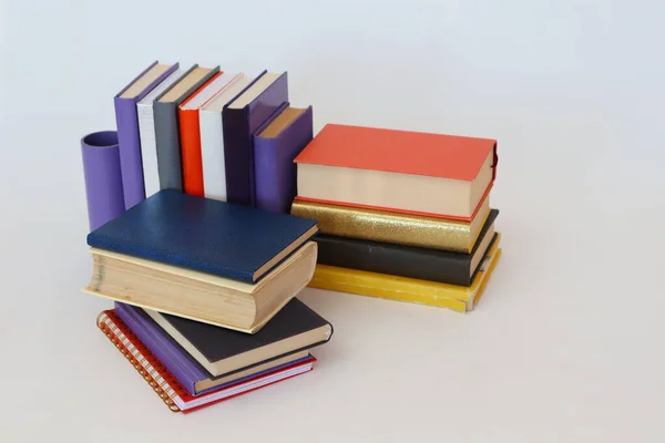 Skolebøger Hvid Baggrund - Stock-foto