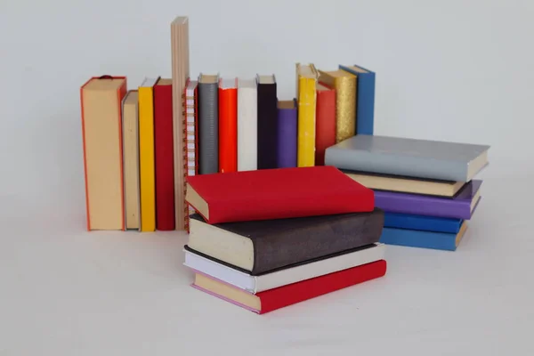 Школьные Книги Белом Фоне — стоковое фото
