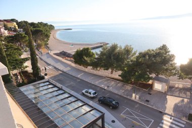 Baska Voda, Hırvatistan, 08.04. 2022 yılı. Hırvatistan 'ın güneyinde turistik bir yer