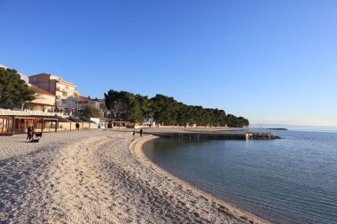Baska Voda, Hırvatistan, 08.04. 2022 yılı. Hırvatistan 'ın güneyinde turistik bir yer