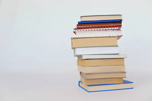 Libros Escolares Sobre Fondo Blanco — Foto de Stock