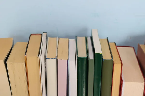 Colored Books Shelf — Stockfoto