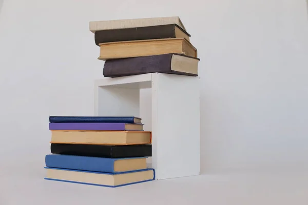 Libri Scolastici Sfondo Bianco — Foto Stock