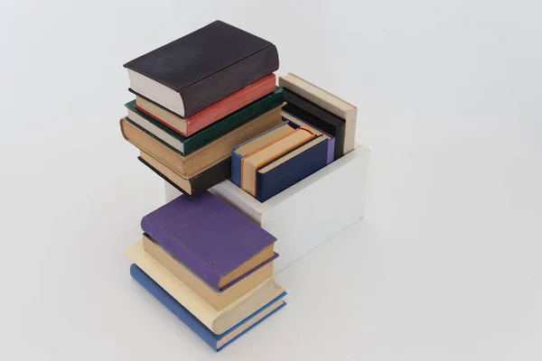 Libri Scolastici Sfondo Bianco — Foto Stock