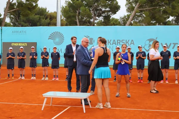WTA Makarska 'nın galibi Jule Niemeier 2022' yi açtı.