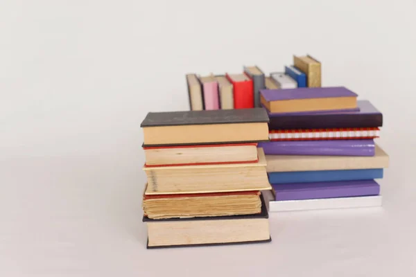 Школьные Книги Белом Фоне — стоковое фото