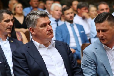 Hırvatistan 'ın Vrgorac kenti, 01.07.2022 Hırvatistan Cumhurbaşkanı Zoran Milanovi törende