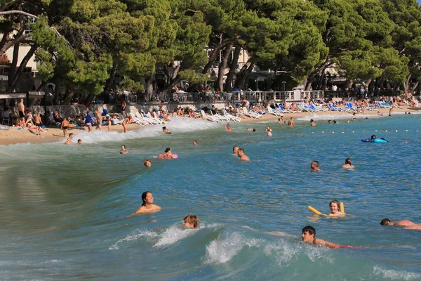Makarska Croatia 2022 Bathers Beach Makarska Tourist Resort South Croatia — 图库照片