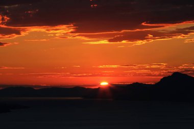 Adriyatik Denizi üzerinde güzel bir gün batımı