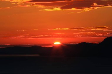 Adriyatik Denizi üzerinde güzel bir gün batımı