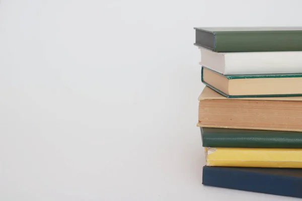 Pilha Livros Escolares Badkground Branco — Fotografia de Stock