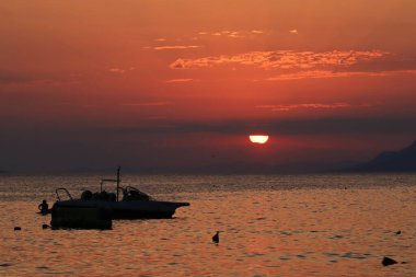 Adriyatik Denizi üzerinde gün batımı