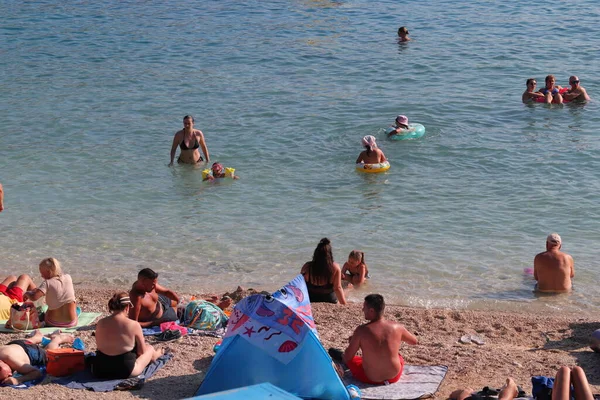 Makarska Croatia 2022Tourists European Countries Enjoy Holidays Sea Beach Makarska — Photo