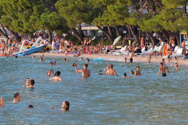 Makarska Croatia 2022Tourists European Countries Enjoy Holidays Sea Beach Makarska — Photo