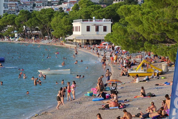 Makarska Croatia 2022 Tourists European Countries Enjoy Holidays Sea Beach — Photo
