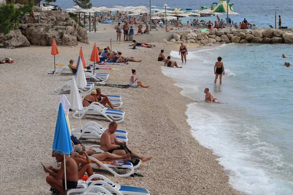 Podgora 2022 Turistas Praia Riviera Makarska — Fotografia de Stock