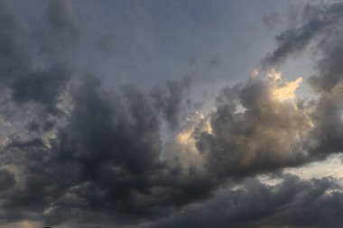 Bulutlu, bulutlu güzel gökyüzü