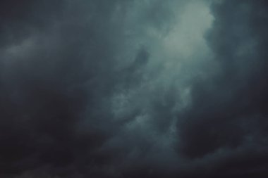 Bulutlu karanlık gökyüzü, boşluğu kopyala