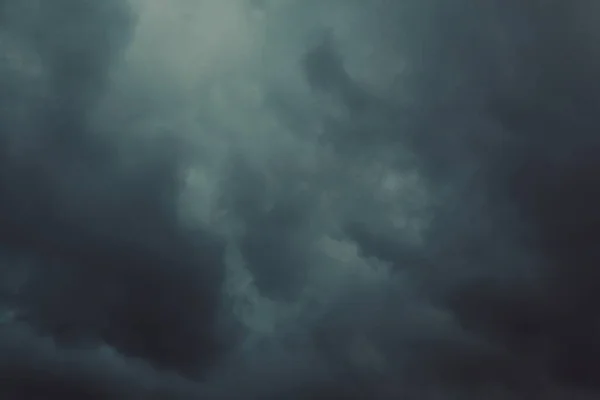 Sötét Esőfelhők Vihar Előtt — Stock Fotó
