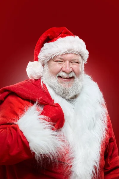 Imagen Primer Plano Feliz Santa Claus Riendo Vestido Con Abrigo —  Fotos de Stock