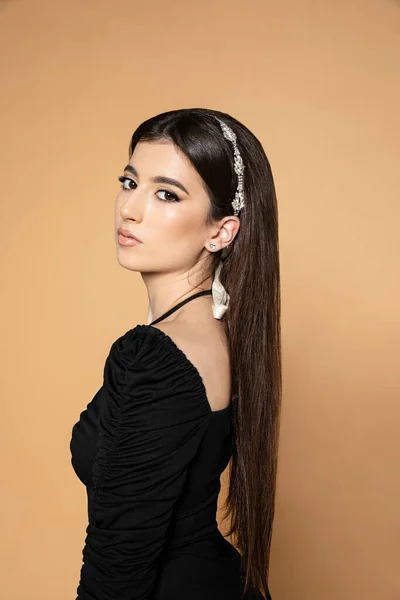 Sensual Caucasian Female Model Straight Hairs Black Dress Posing Profile — Stock Photo, Image