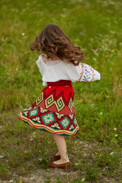 Full Length Image Little Girl Dancing Wear Slavic Traditional Clothes — Fotografia de Stock