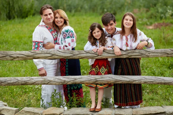 Cheerful Family Kids Traditional Romanian Dress Countryside Park Father Mother — Fotografia de Stock