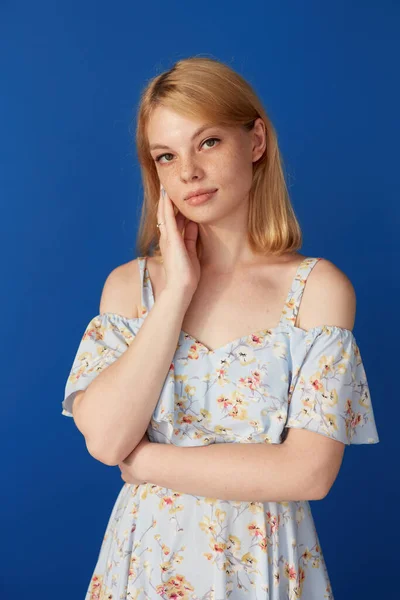 Pretty Smiling Joyfully Female Fair Hair Dressed Casually Looking Camera — Fotografia de Stock