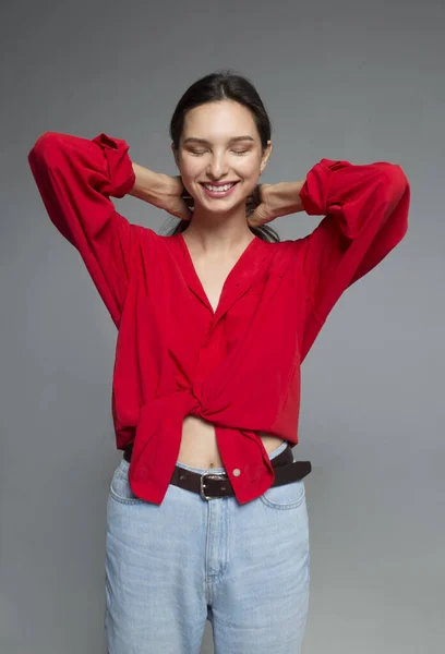 Young Beautiful Brunette Woman Dressed Casual Red Shirt Looking Camera — Fotografia de Stock