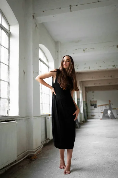 Full Length Image Beautiful Young Woman Black Dress Looking Side — Stockfoto