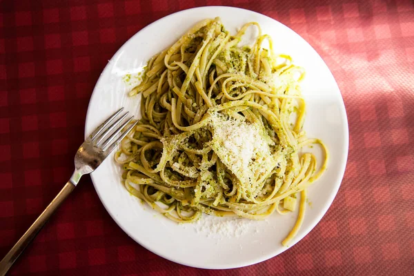 Top View Closeup Plate Spaghetti Pesto Set Table — ストック写真