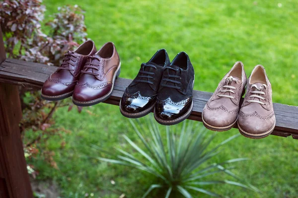 Full Length Image Men Classic Leather Shoes Arranged Wooden Plank —  Fotos de Stock