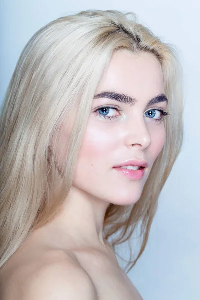 Perfil Close Retrato Uma Jovem Mulher Sorridente Com Cabelo Loiro — Fotografia de Stock