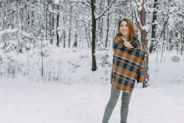Happy Young Girl Wrapped Plaid Plaid Basking Walk Winter Forest — Fotografia de Stock