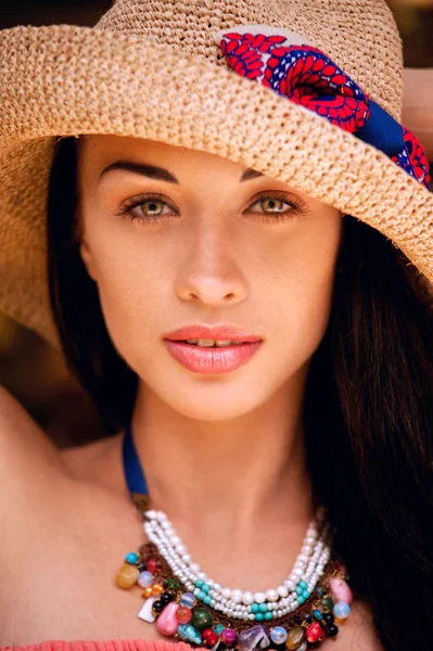 Young woman with hat,natural light — Stock Photo, Image