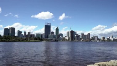 Perth şehrinin ufuk çizgisi manzarası