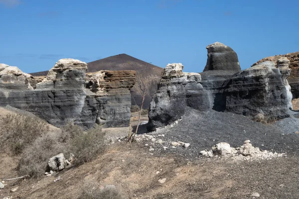 Vulkanisk Jord Och Föremål Som Liknar Statyer Skapade Naturen Blå — Stockfoto