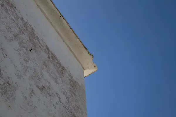 Традиционная Белая Архитектура Ярко Голубым Небом Заднем Плане Минималистическая Концепция — стоковое фото