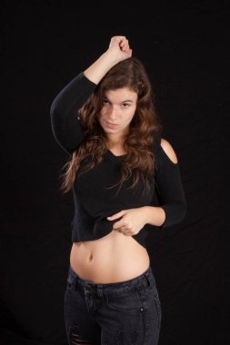 Hoş bayan düşünceli görünüyor.