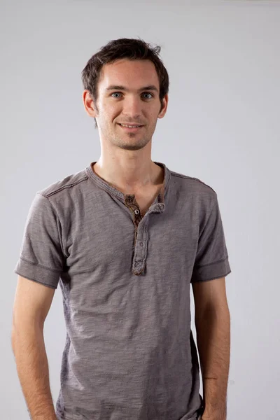 Homem Bonito Com Sorriso Feliz — Fotografia de Stock